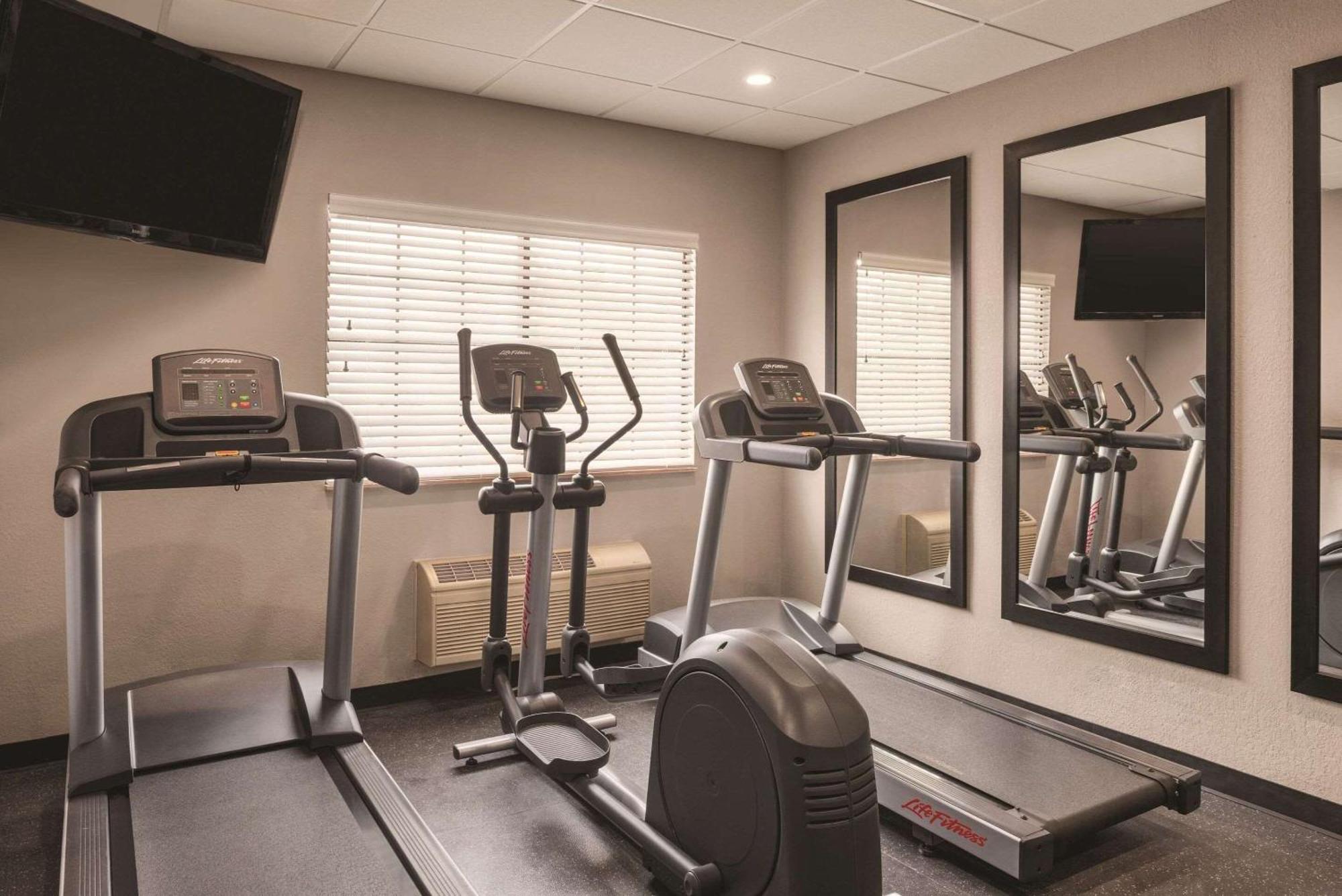 Country Inn & Suites By Radisson, Chicago-Hoffman Хоффман-Эстейтс Экстерьер фото